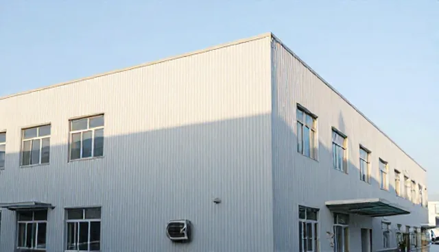 团队建设中的两种做法对比及其实际取舍